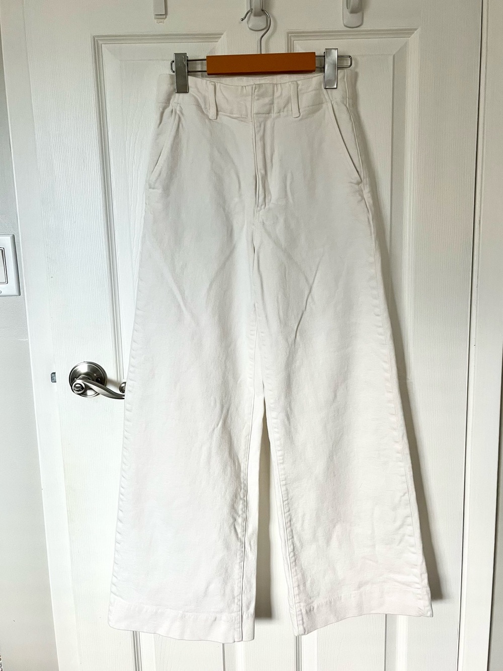 Uniqlo High Waisted Wide Leg Jeans Off White Cream Size S
